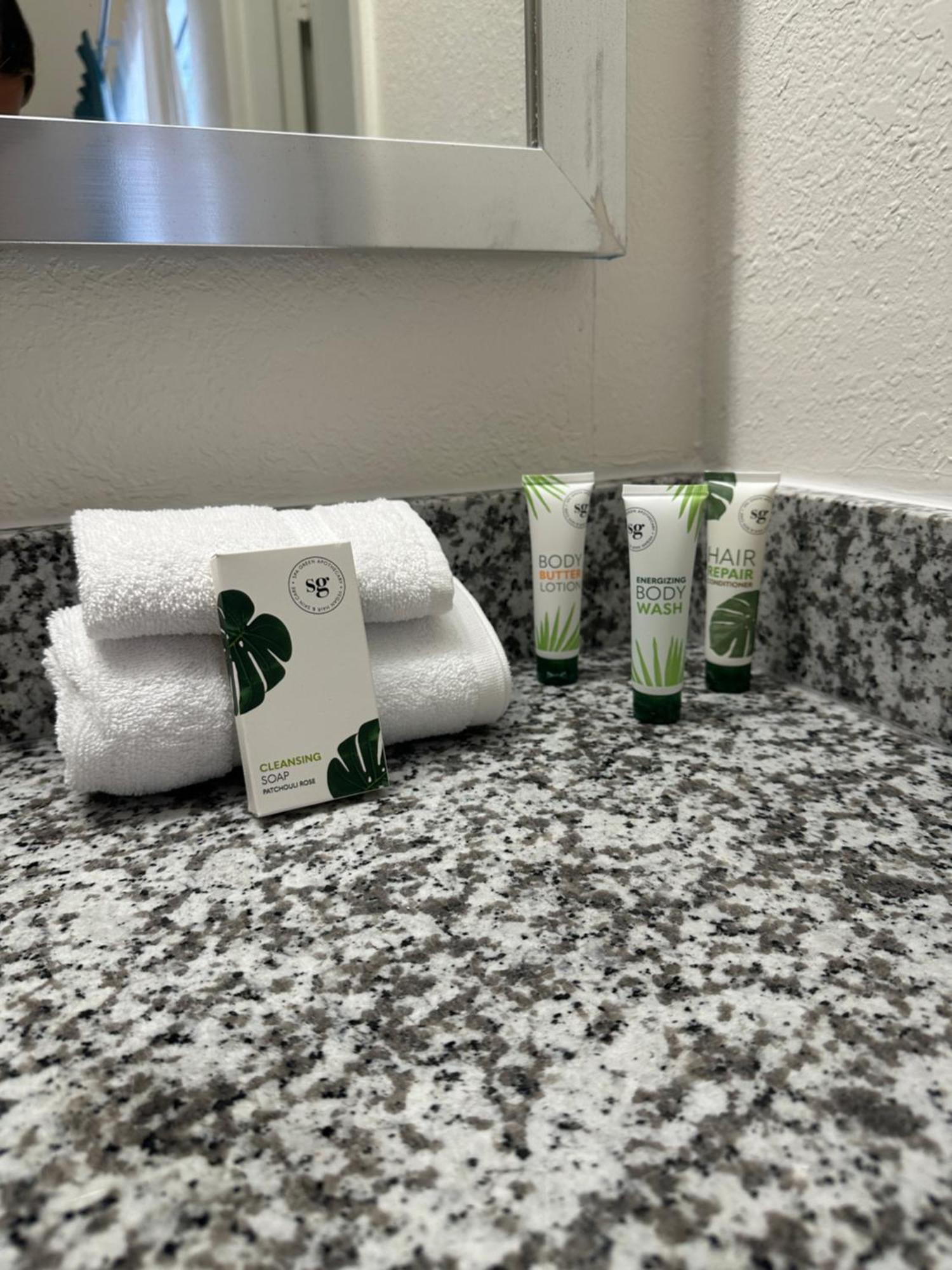 Oasis Bay Suites, Tampa, Busch Gardens, Usf Bagian luar foto